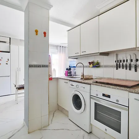 2 Garaje Y Piscina Junto Al Mar *