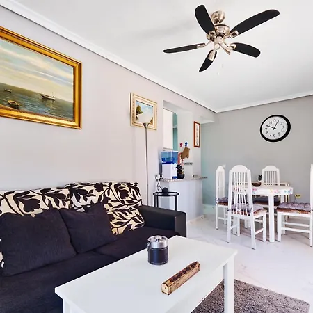 2 Garaje Y Piscina Junto Al Mar