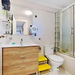 2 Garaje Y Piscina Junto Al Mar Apartamento