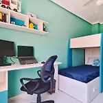 2 Garaje Y Piscina Junto Al Mar