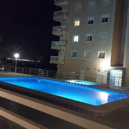 2 Garaje Y Piscina Junto Al Mar *