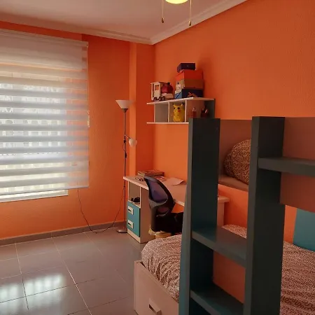 2 Garaje Y Piscina Junto Al Mar Apartment