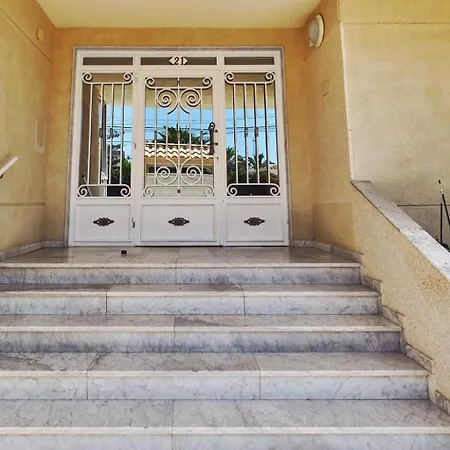 2 Garaje Y Piscina Junto Al Mar