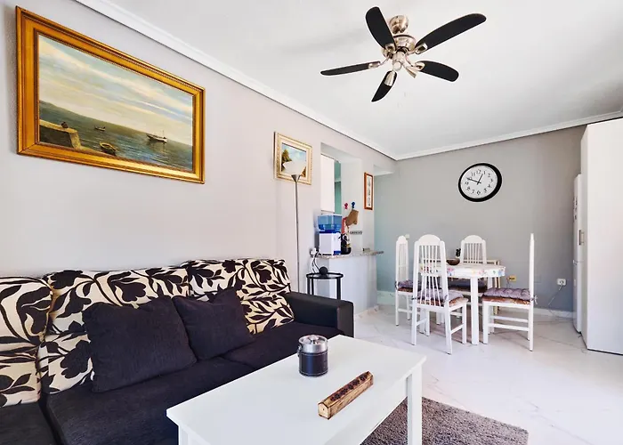 2 Garaje Y Piscina Junto Al Mar